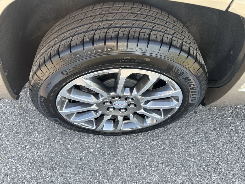 Certified 2022 GMC Acadia Denali w/ Denali Ultimate Package image 40