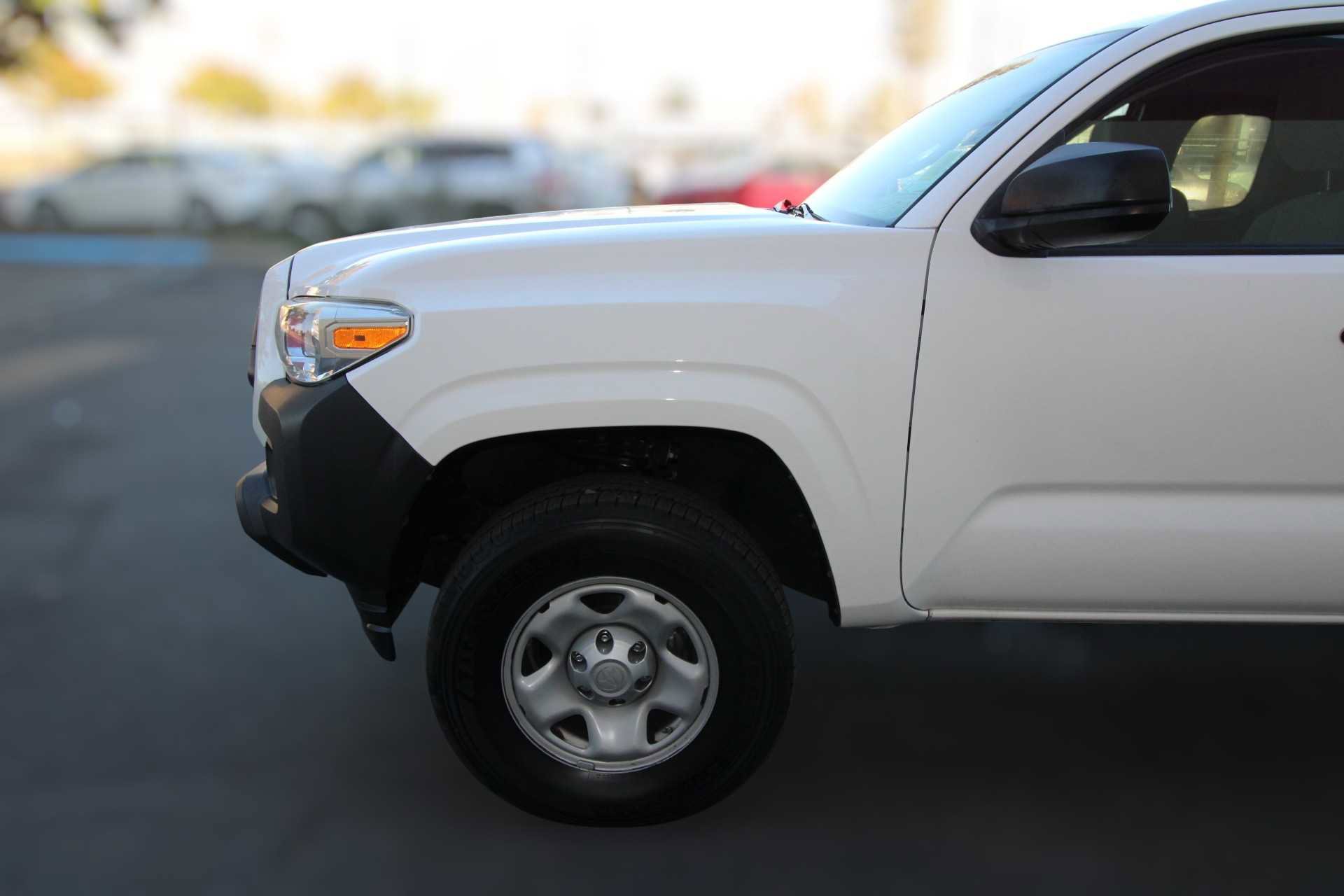 Used 2020 Toyota Tacoma SR image 14