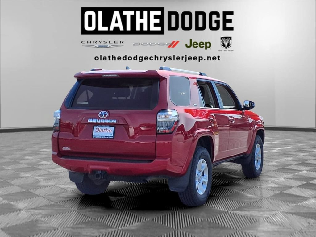 Used 2024 Toyota 4Runner SR5 AWD/4WD image 30