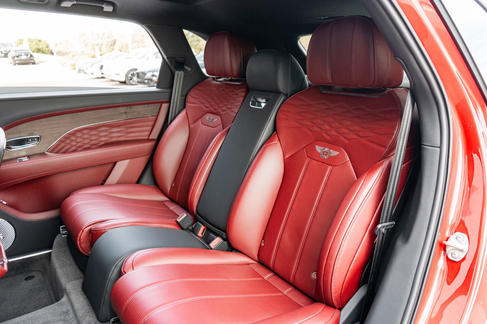 Used 2024 Bentley Bentayga Extended Wheelbase image 32