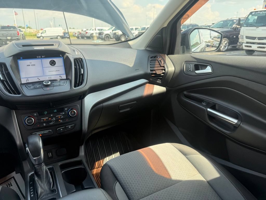 Used 2018 Ford Escape SE w/ SE Sync 3 Package FWD image 38