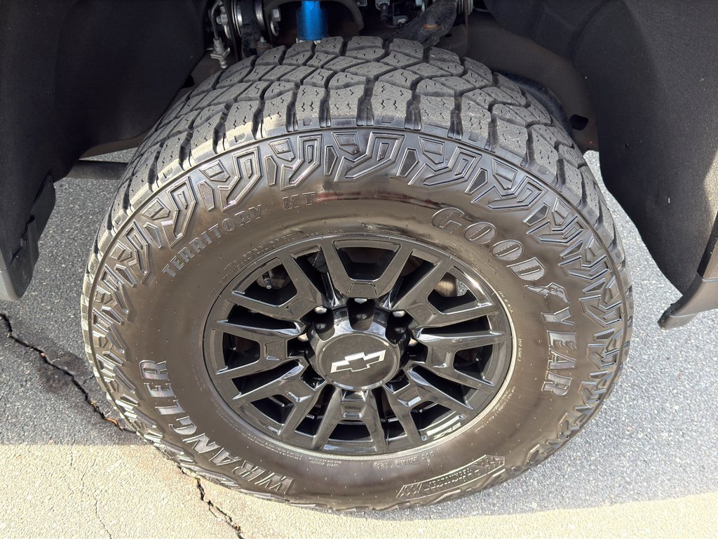 Used 2024 Chevrolet Silverado 2500 ZR2 w/ Technology Package image 36