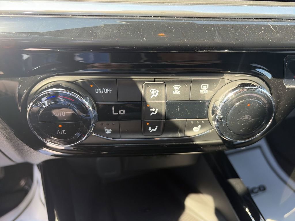 New 2026 Chevrolet Trax RS w/ Sunroof Package image 24