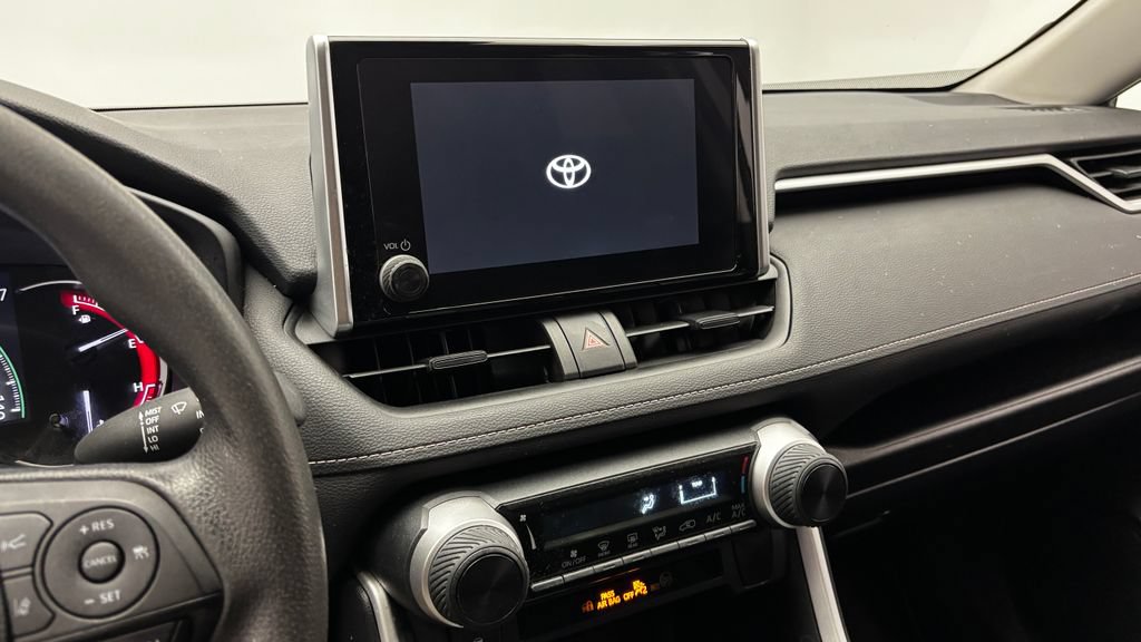 Used 2023 Toyota RAV4 LE FWD image 22