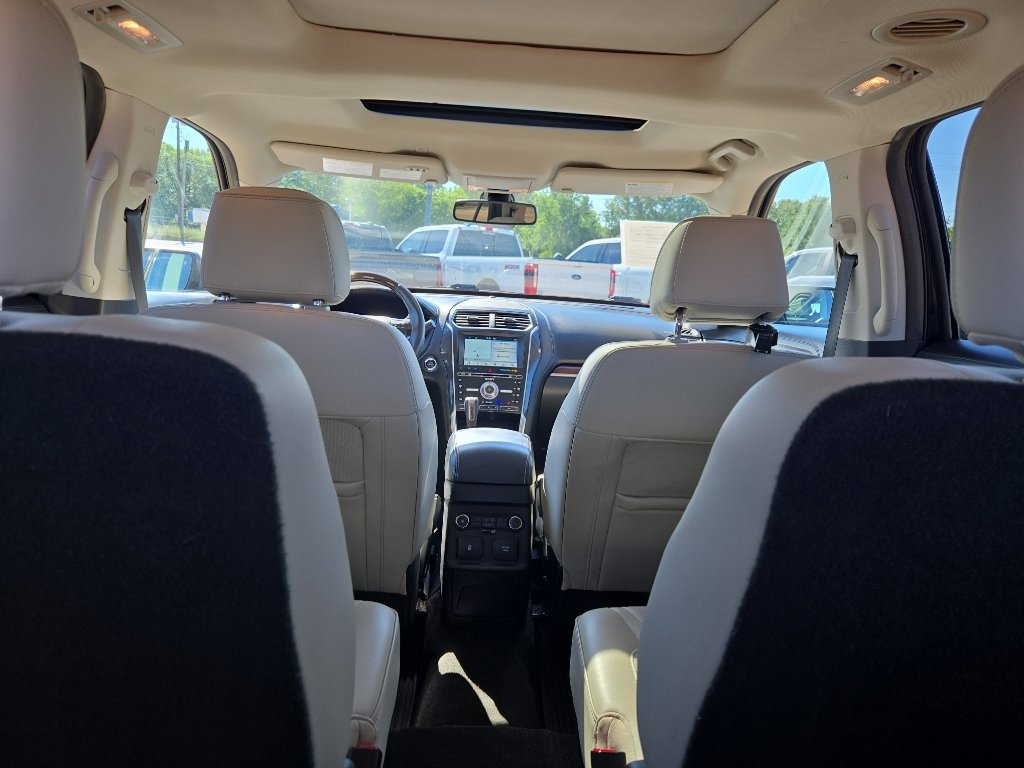Used 2017 Ford Explorer Platinum AWD/4WD image 16