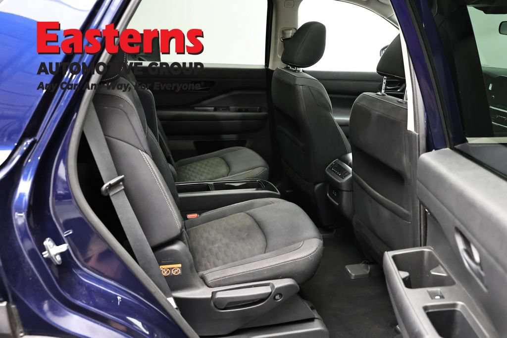 Used 2023 Nissan Pathfinder SV w/ SV Premium Package AWD/4WD image 23