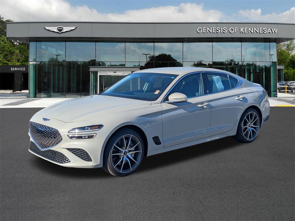 Used 2025 Genesis G70 2.5T image 3