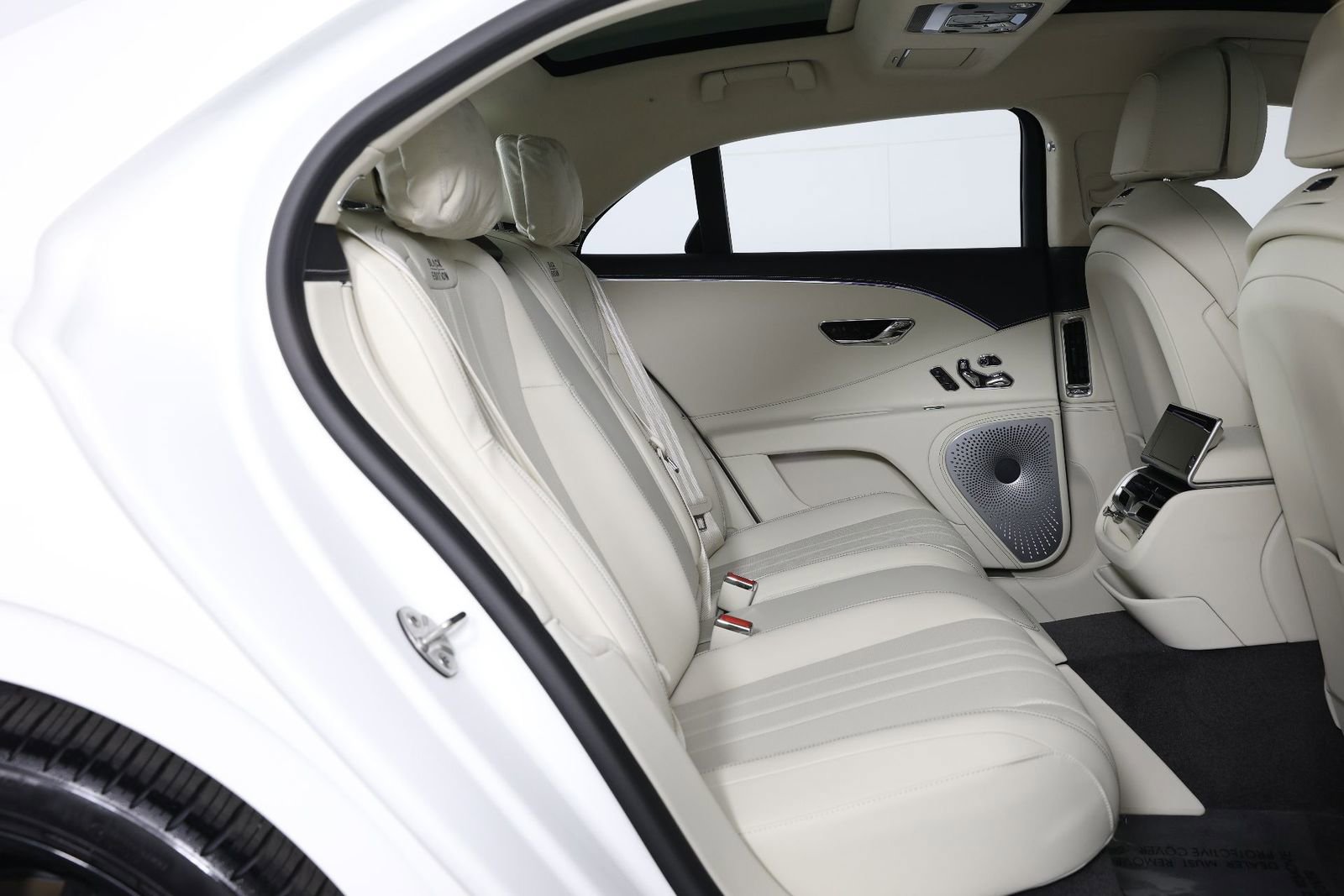 New 2025 Bentley Flying Spur Plug-In Hybrid image 32