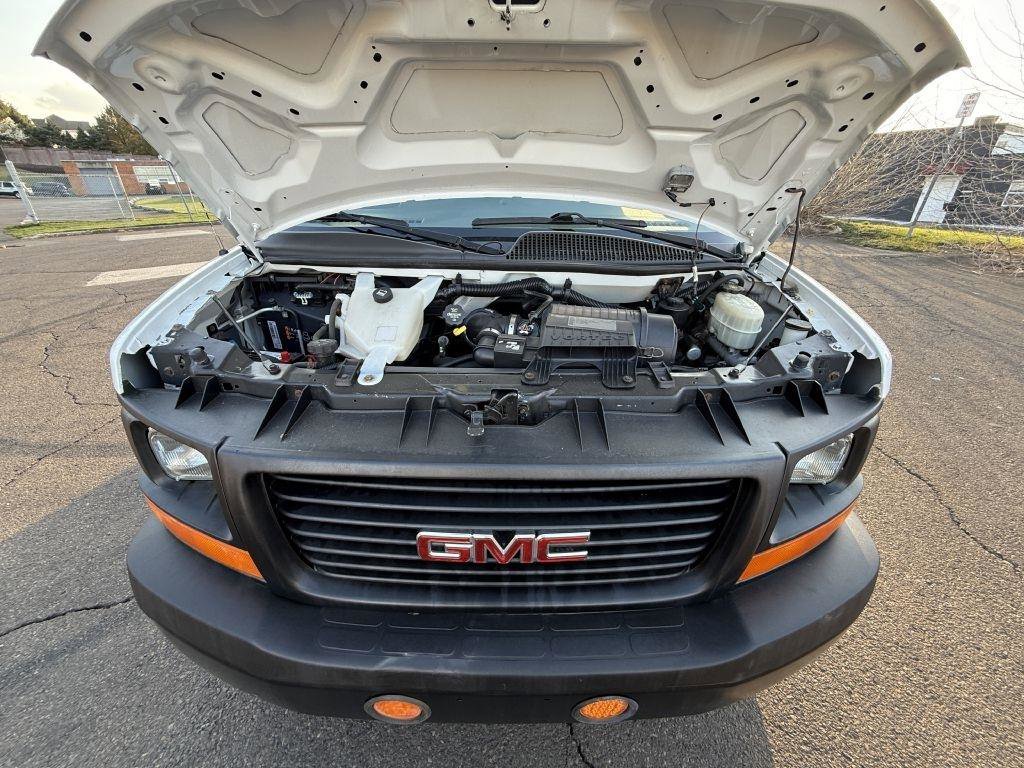 Used 2014 GMC Savana 1500 AWD image 25