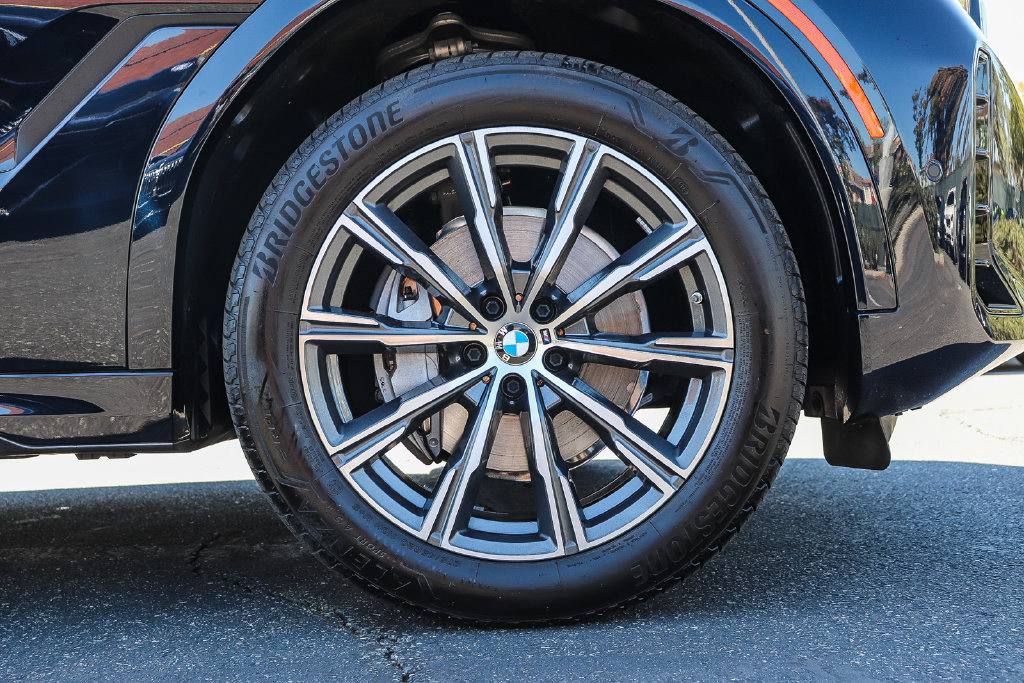 Used 2026 BMW X6 xDrive40i AWD/4WD image 9