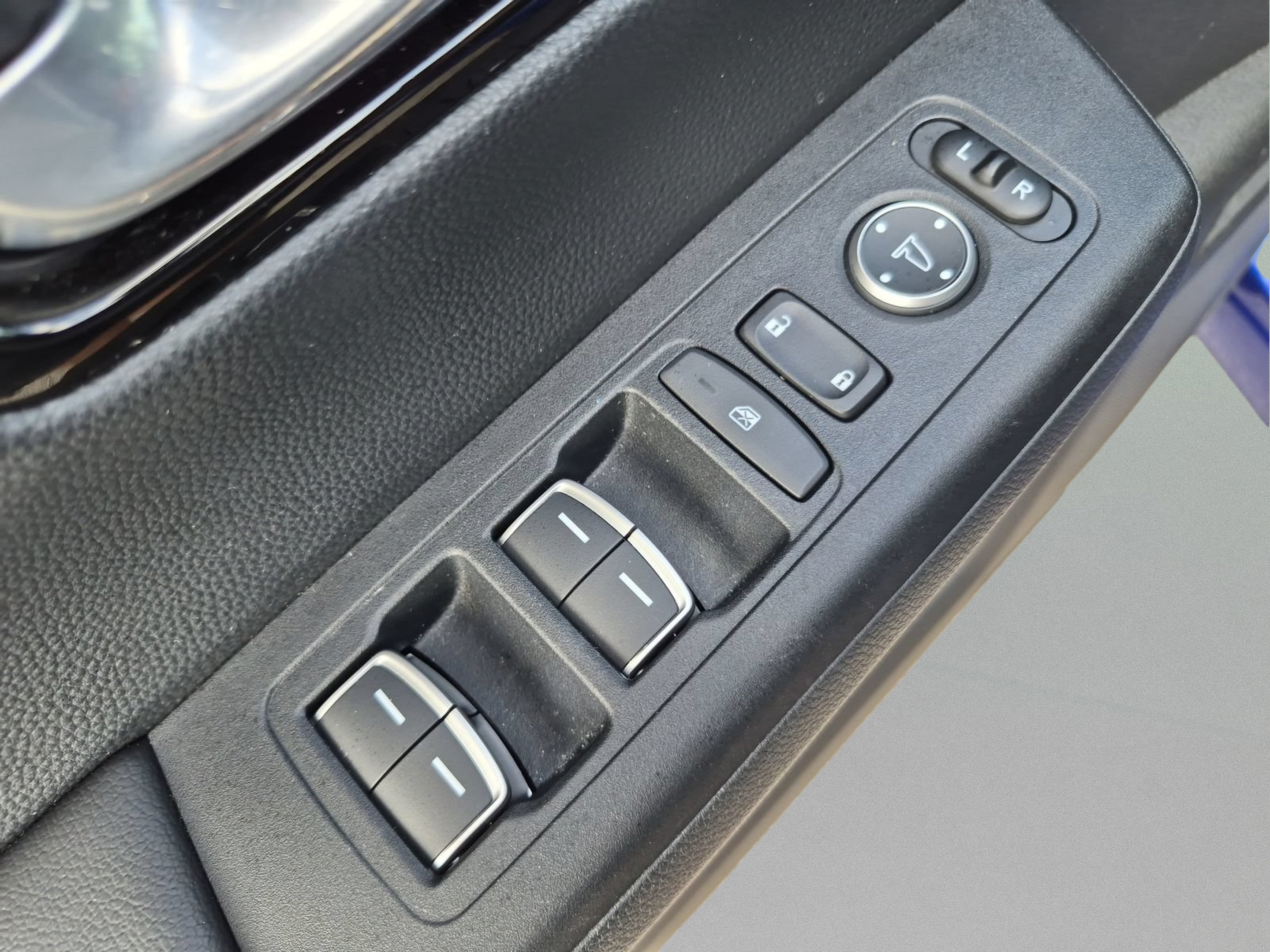 Certified 2025 Honda CR-V EX-L image 16
