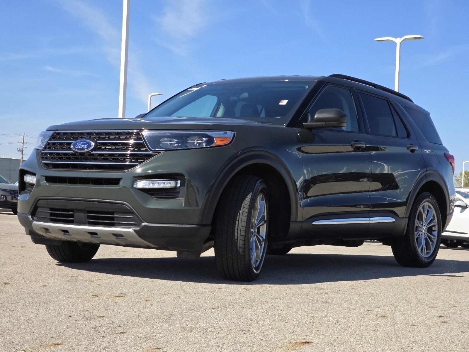 Used 2022 Ford Explorer XLT w/ Equipment Group 202A image 16