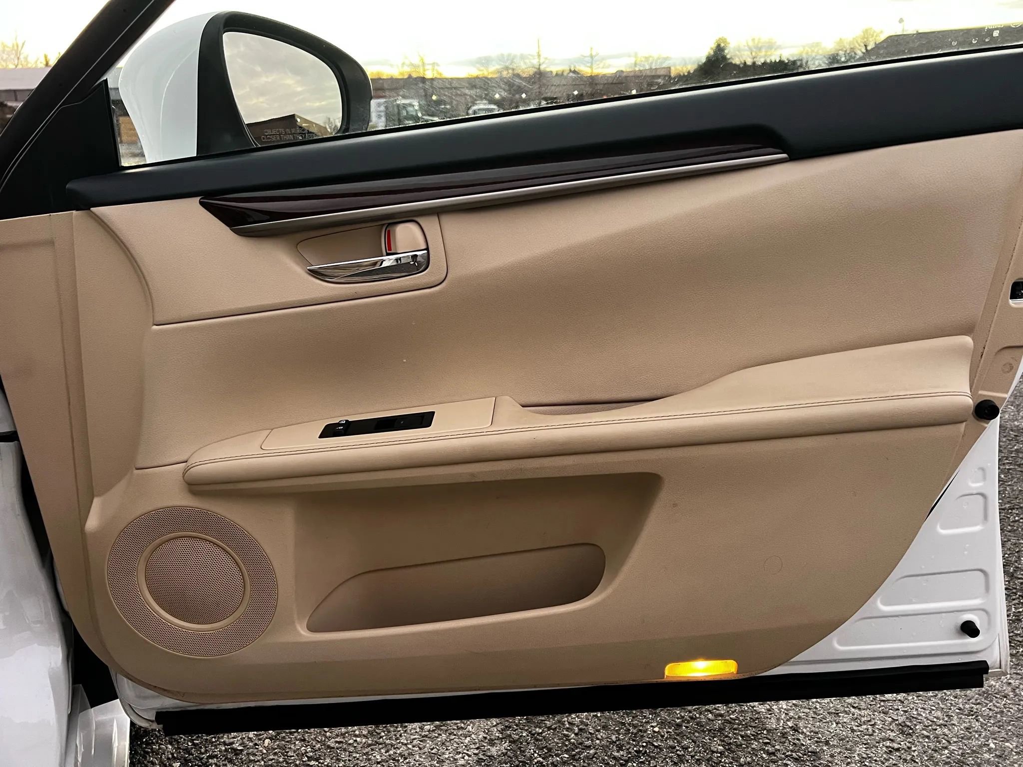 Used 2014 Lexus ES 350 ES 350 Sedan 4D w/ Premium Package image 26