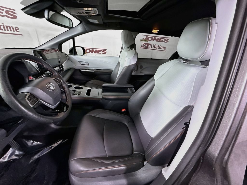 Certified 2021 Toyota Sienna XSE AWD/4WD image 27