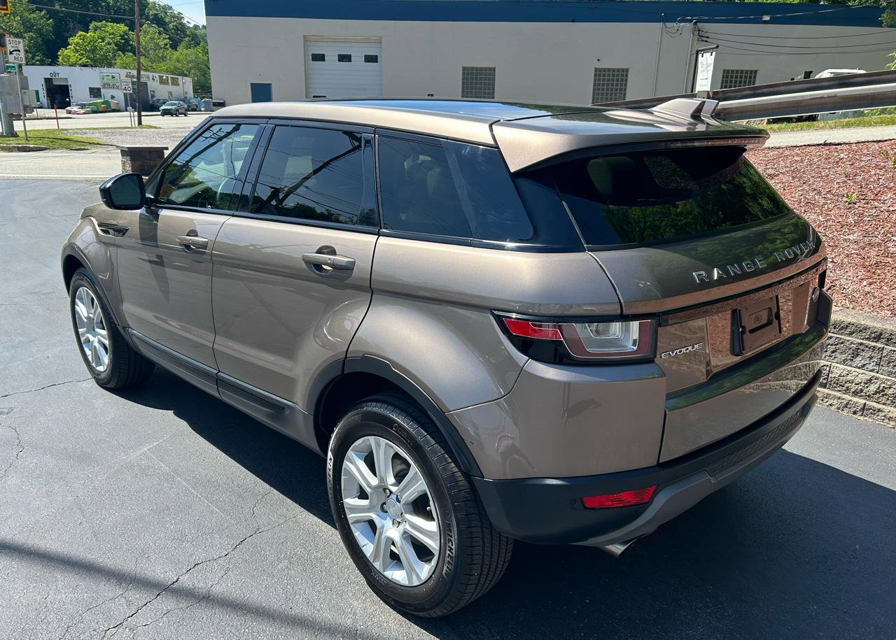 Used 2018 Land Rover Range Rover Evoque SE AWD/4WD image 3