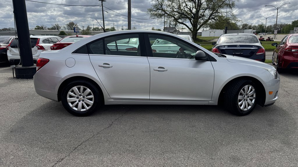 Used 2011 Chevrolet Cruze LS w/ Connectivity Package FWD image 10