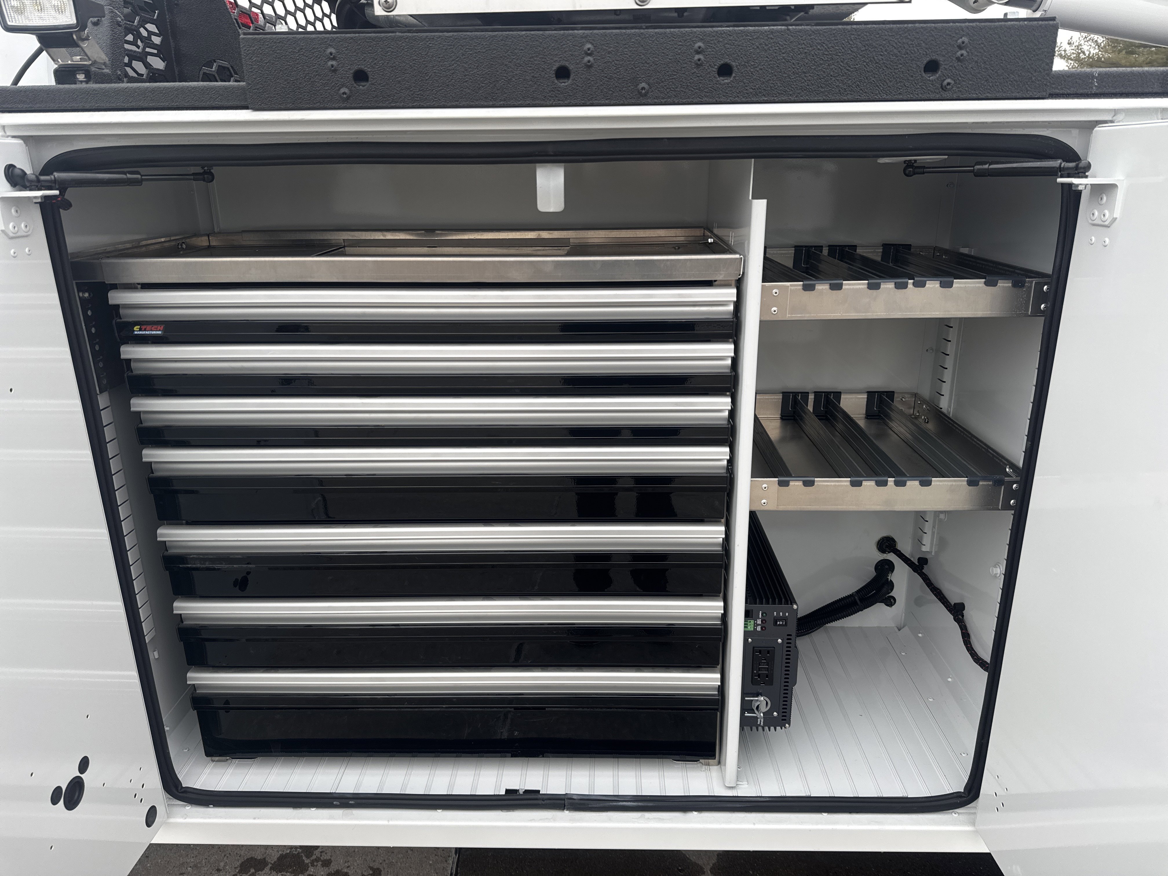 New 2026 Ford F550 4x4 Crew Cab image 3