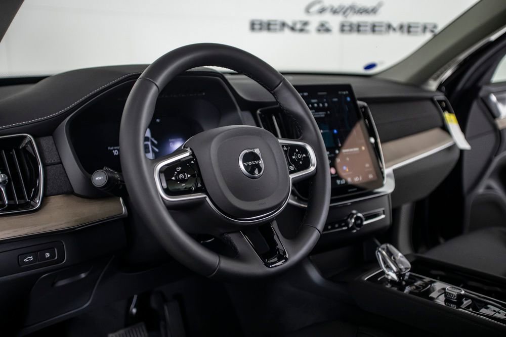 Used 2025 Volvo XC90 T8 Plus w/ Protection Package Premier image 28