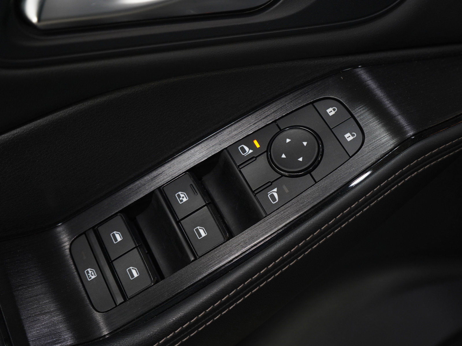 Used 2022 Nissan Rogue SV w/ SV Premium Package image 23