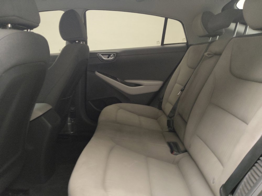 Used 2021 Hyundai Ioniq SEL image 18