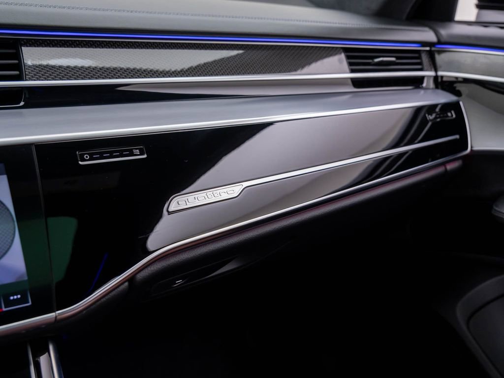 Used 2022 Audi S8 image 30