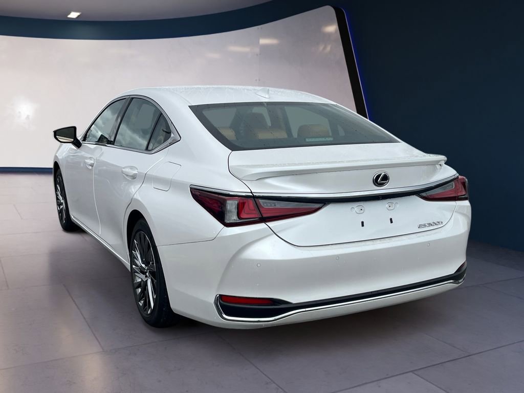 Used 2025 Lexus ES 300h Ultra Luxury FWD image 3