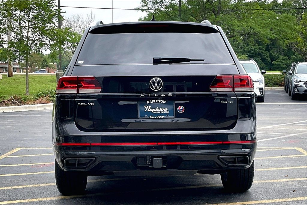 Used 2023 Volkswagen Atlas SEL R-Line AWD/4WD image 4