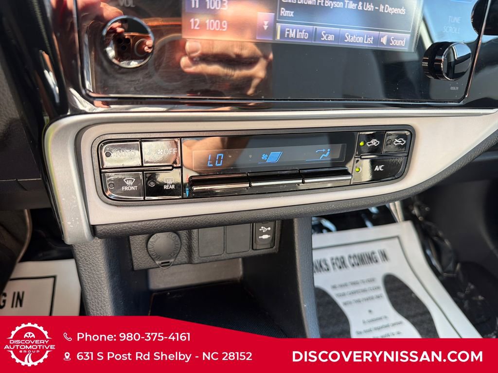 Used 2018 Toyota Corolla LE FWD image 19
