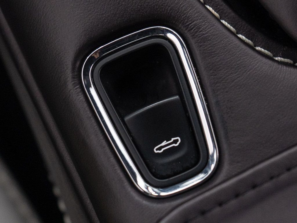 Used 2023 Aston Martin DB11 Volante RWD image 37
