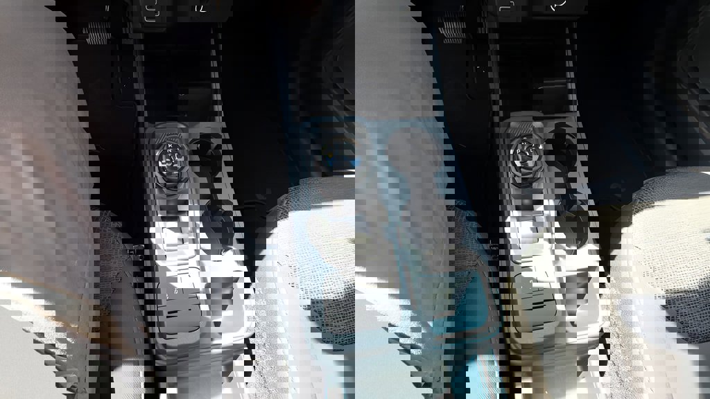 New 2025 Ford Maverick XL image 16