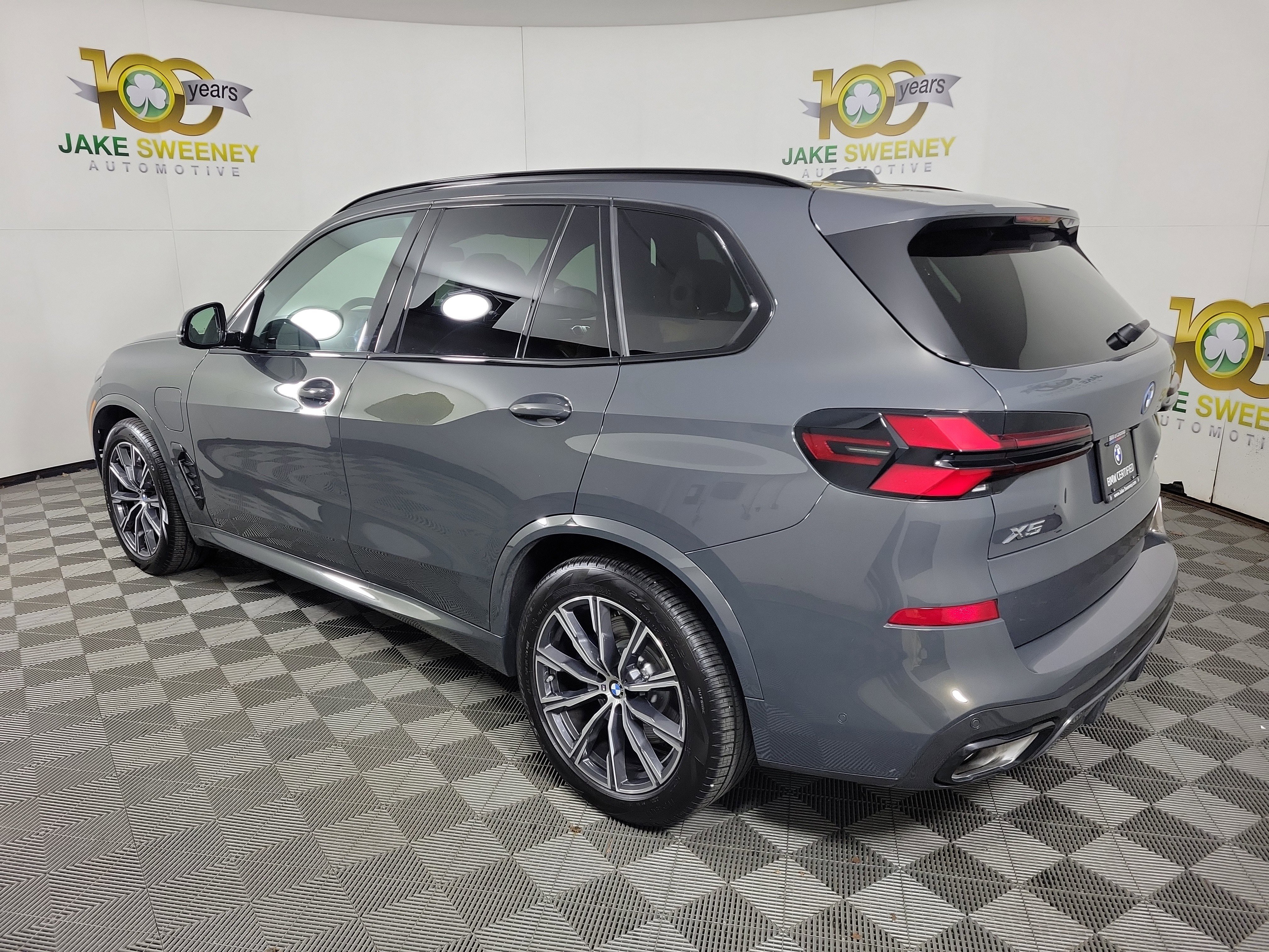 Certified 2026 BMW X5 xDrive50e w/ M Sport Package image 5