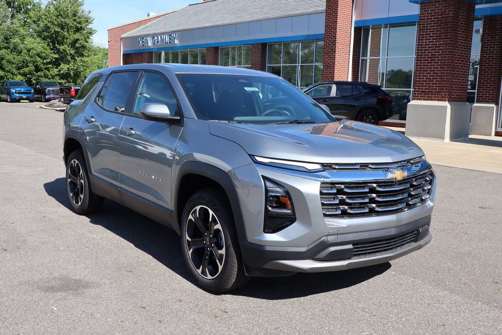 New 2026 Chevrolet Equinox LT w/ Convenience Package II FWD image 2