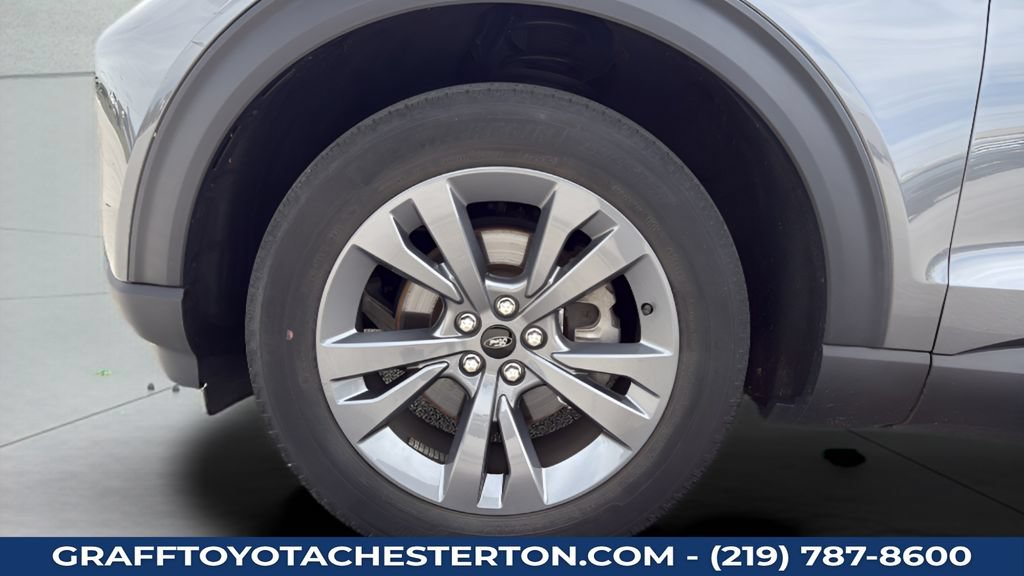 Used 2023 Ford Explorer XLT w/ Equipment Group 202A AWD/4WD image 26