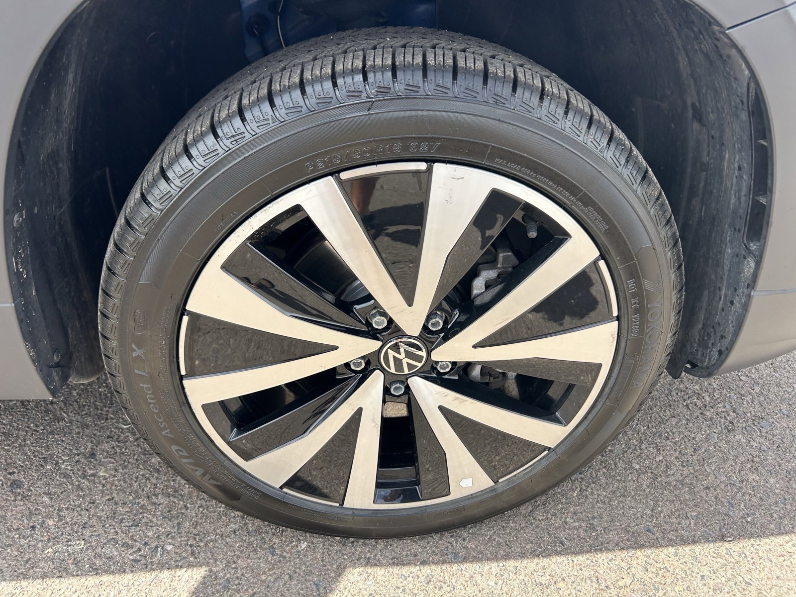 Used 2024 Volkswagen Taos SE image 9