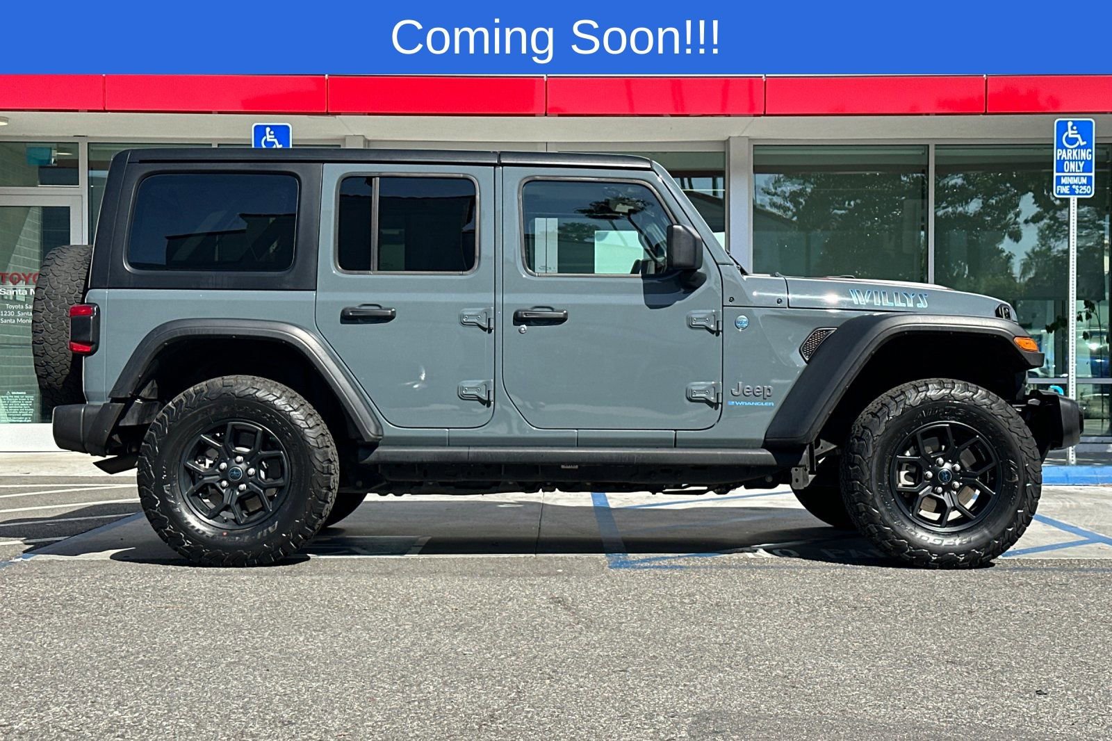 Used 2024 Jeep Wrangler Unlimited AWD/4WD image 3