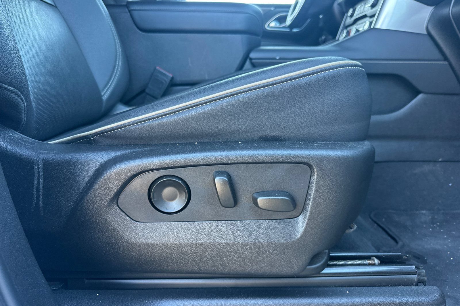 Used 2024 Chevrolet Tahoe Premier RWD image 22
