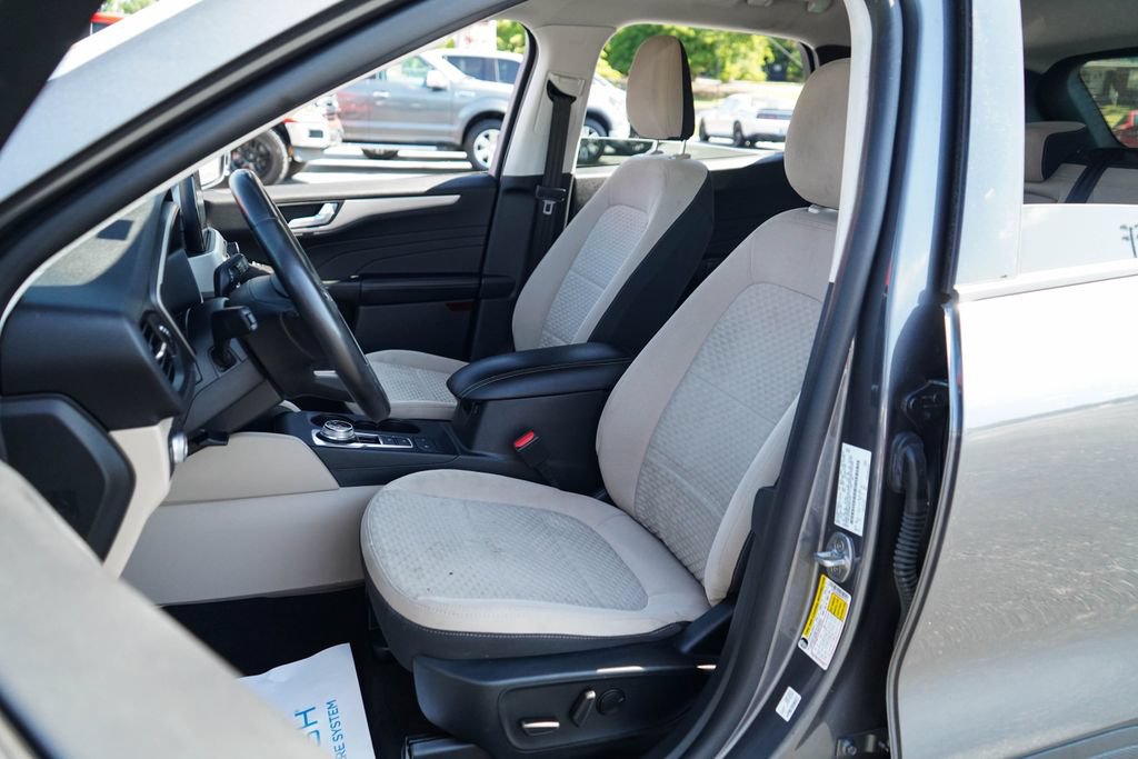 Used 2021 Ford Escape SE w/ Convenience Package FWD image 6
