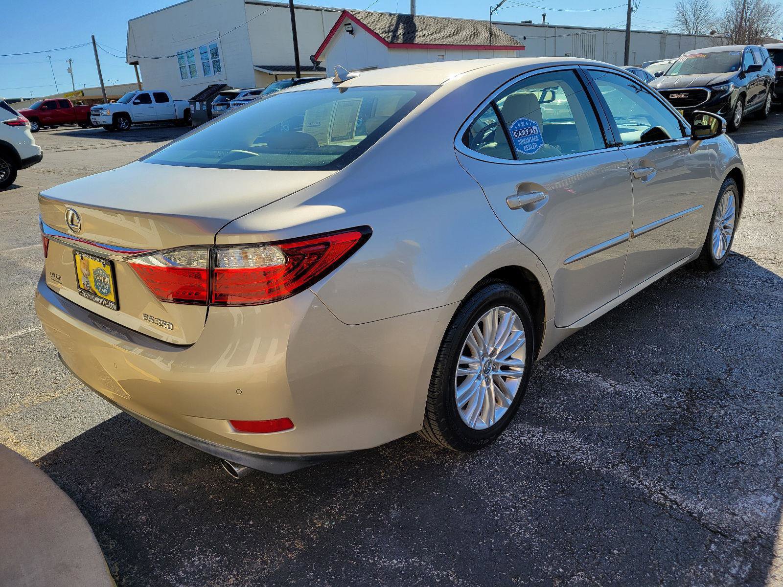 Used 2013 Lexus ES 350 w/ Luxury Pkg image 32