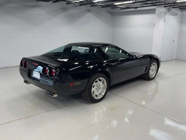 Used 1995 Chevrolet Corvette Coupe RWD image 6