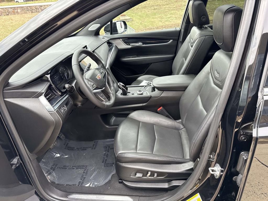 Certified 2024 Cadillac XT5 Premium Luxury AWD/4WD image 6