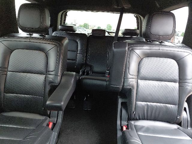 Used 2024 Lincoln Navigator Premiere AWD/4WD image 32