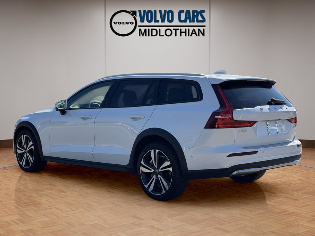 Used 2023 Volvo V60 B5 Cross Country Plus w/ Climate Package AWD/4WD image 21