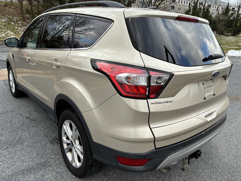 Used 2018 Ford Escape SE image 4