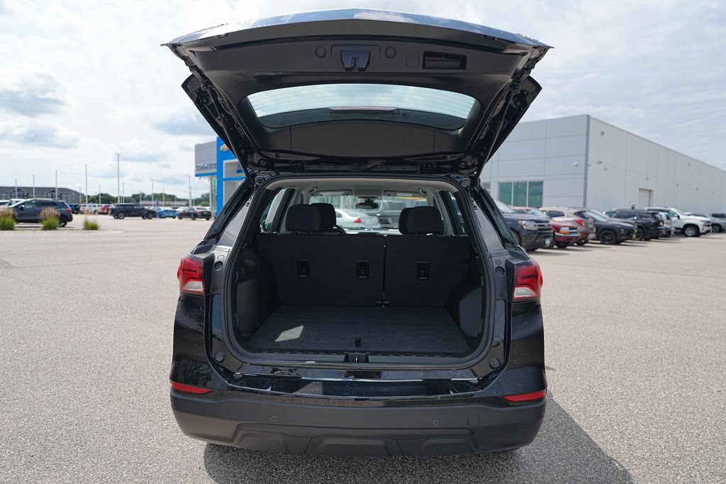 Used 2022 Chevrolet Equinox LS AWD/4WD image 14