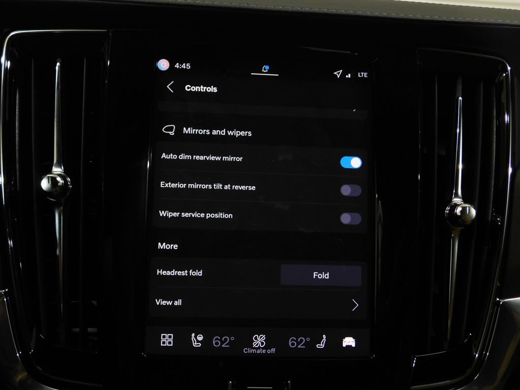 Used 2026 Volvo V90 B6 Cross Country Ultra image 64