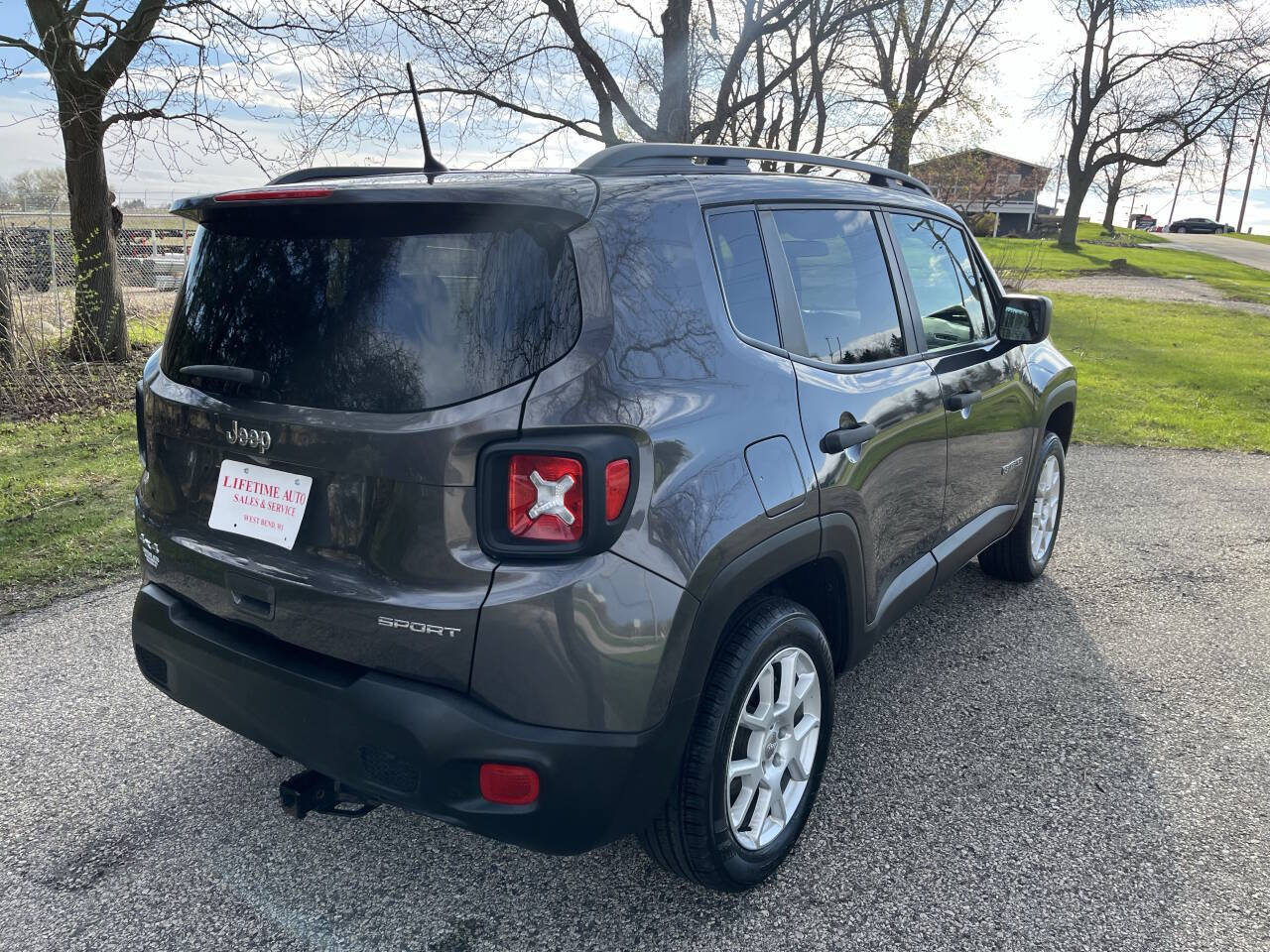 Used 2019 Jeep Renegade Sport w/ Sport Appearance Group AWD/4WD image 5