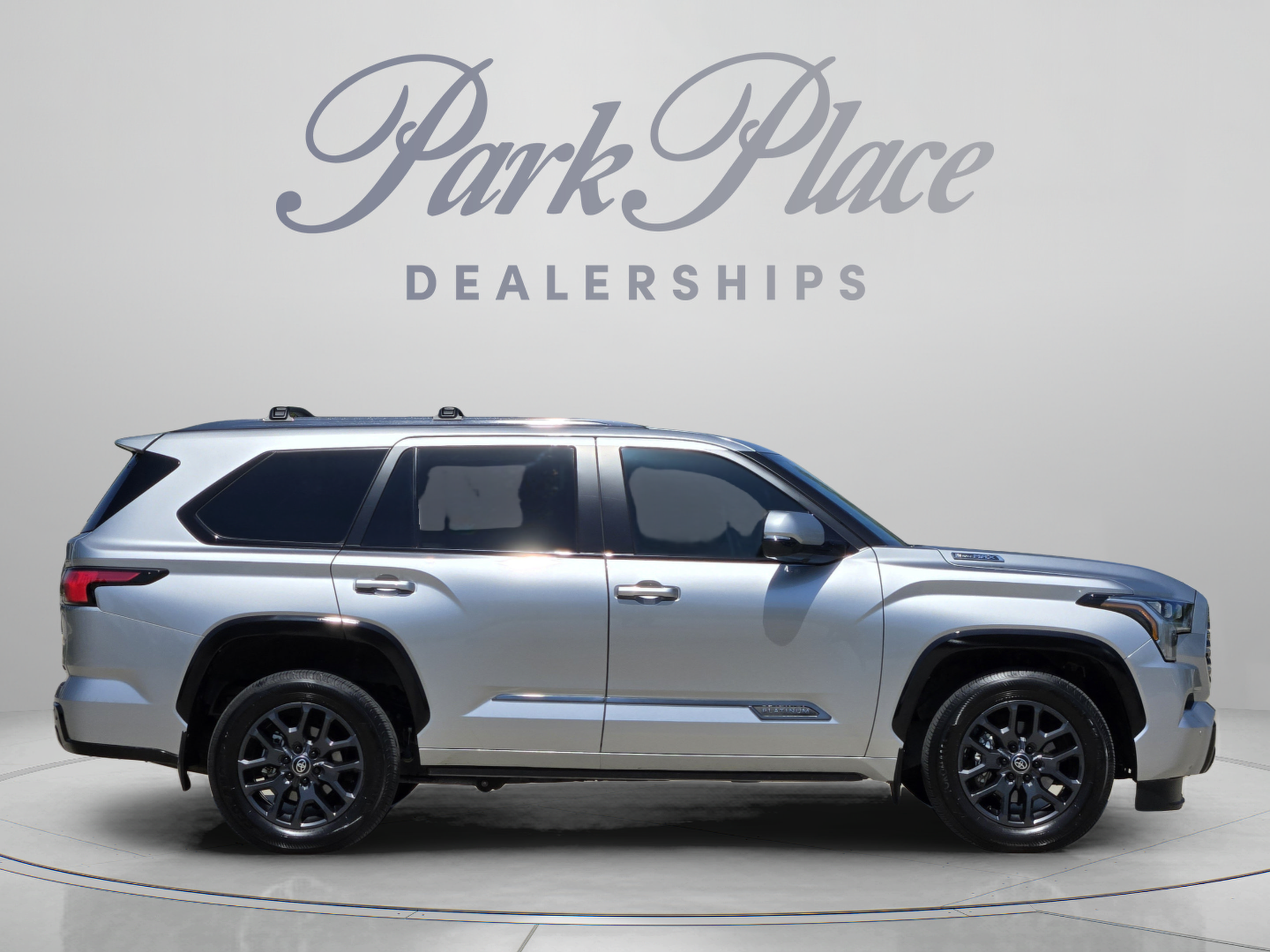 Used 2025 Toyota Sequoia Platinum AWD/4WD image 6