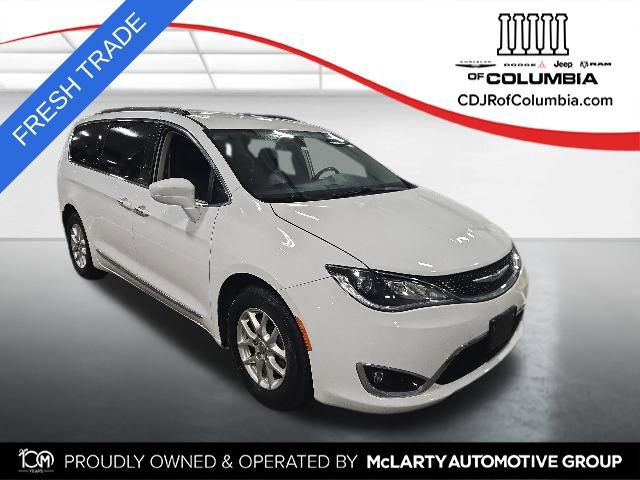 Used 2020 Chrysler Pacifica Touring-L FWD image 1