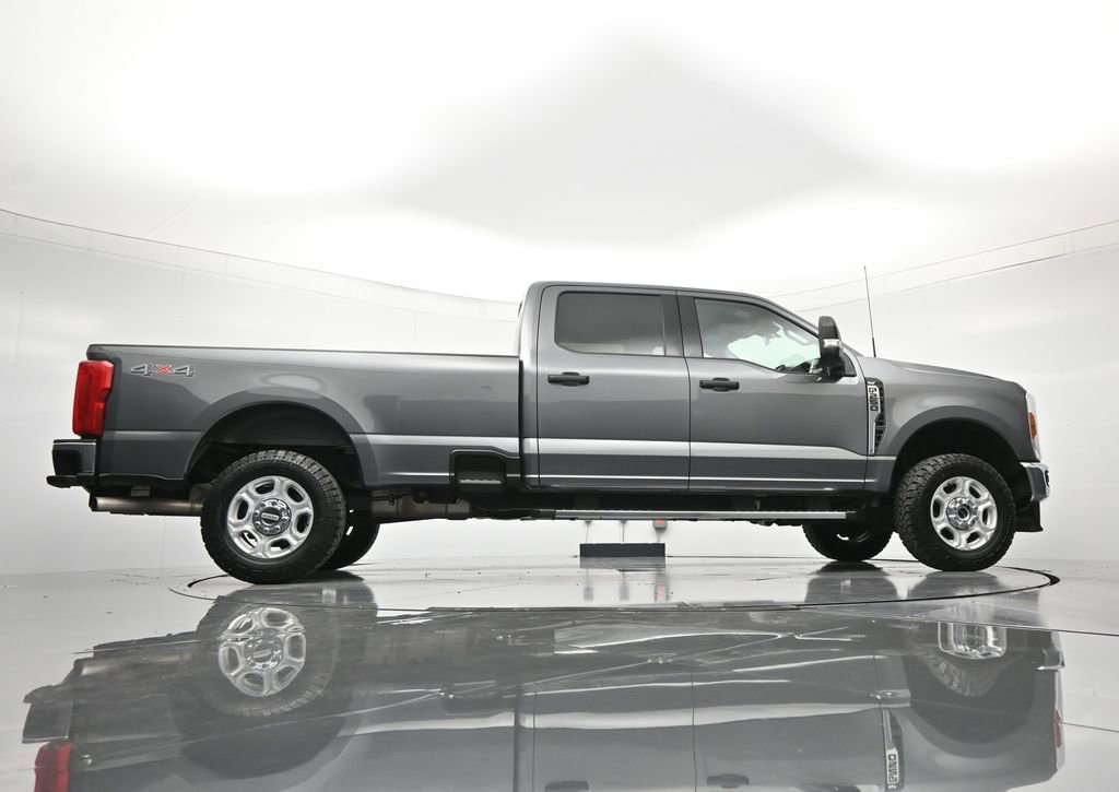 Used 2025 Ford F250 XLT image 40