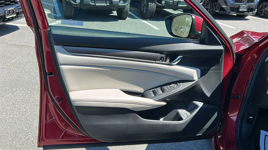 Used 2019 Honda Accord LX image 9